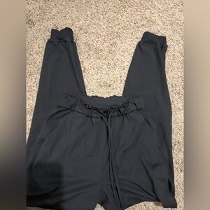 Lululemon joggers size 2